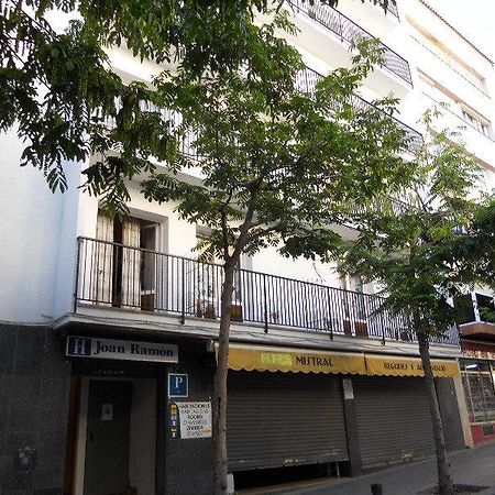 Hostal Juan Ramon Lloret de Mar Exteriör bild